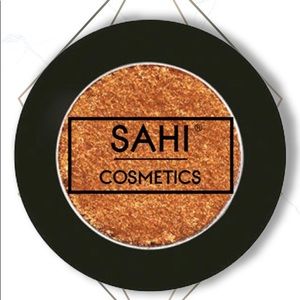 **SOLD** FOIL SHADOW W/ JOJOBA OIL IN DOHA